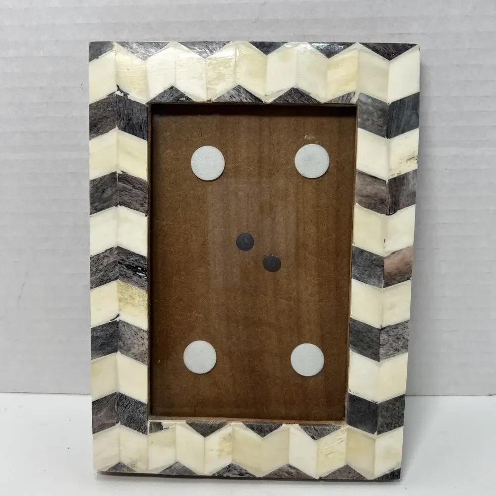 Grey Mosaic Chevron Zig Zag Stripe Wood 4x6 Photo Frame Picture Portrait 7x5.5